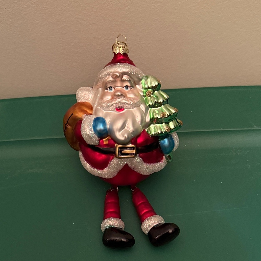Thomas Pacconi Festive Santa Claus Ornament with Christmas Tree